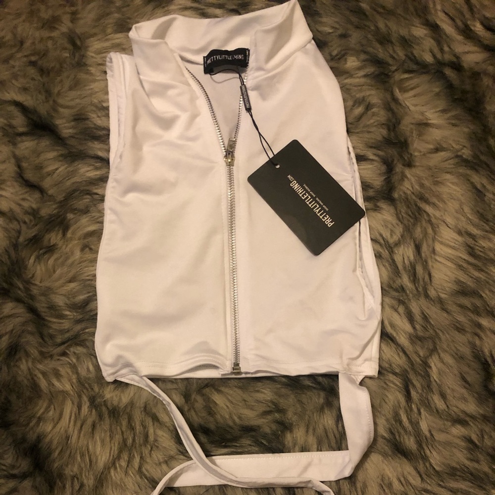 Pretty little thing active wear top